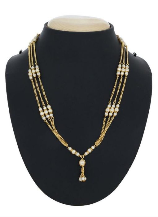 Preerty Looking Golden Color Necklace Set
