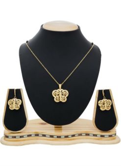 Butterfly Patterned Golden Pendant Set With Earrings