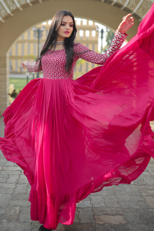 Function Wear Pink Color Fashionable Gown In Georgette Fabric