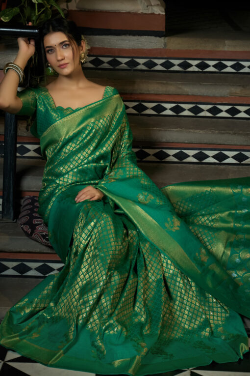 Shimmer Green Two Tone Kanjivaram Silk Saree With Weaving Work
